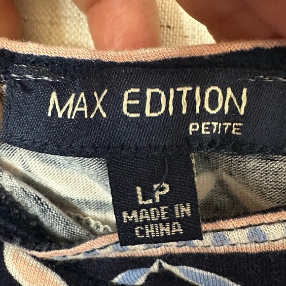 Max Edition Navy and Pink Petite Top - Picture 3 of 12